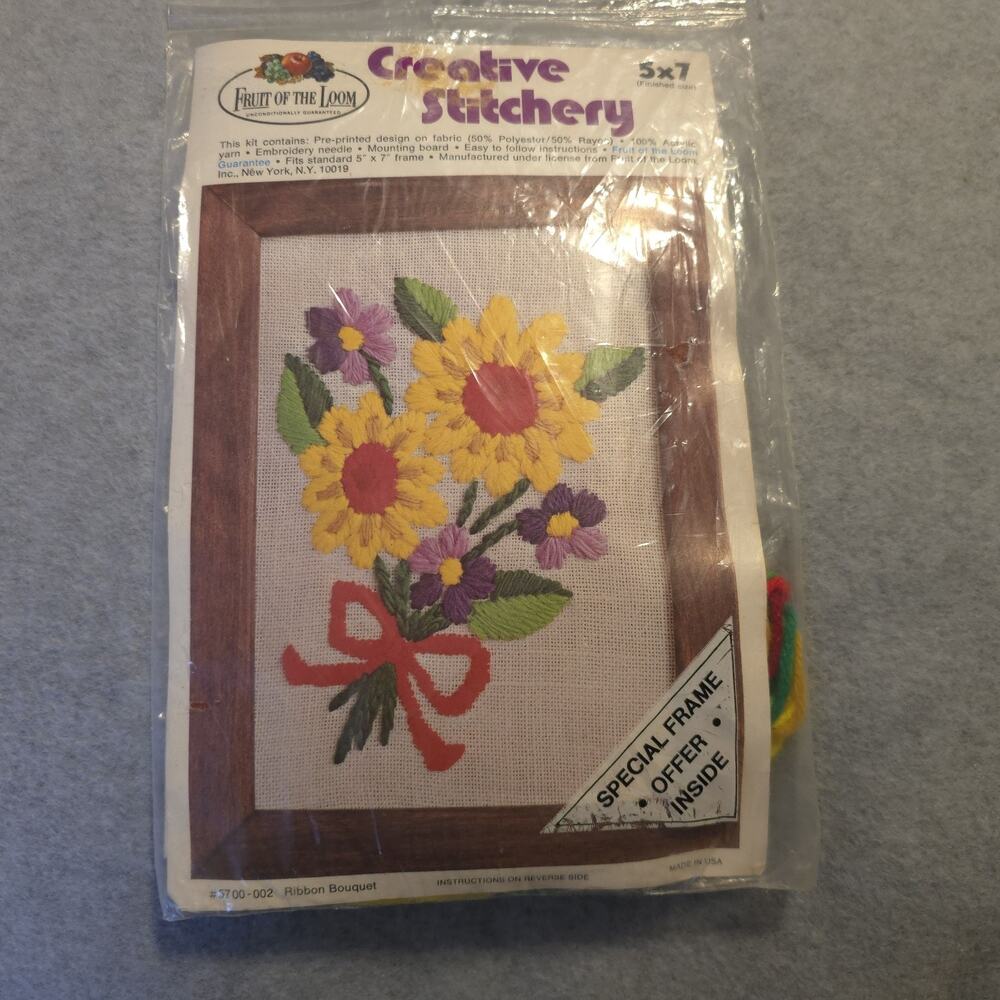 Fruit of the Loom Creative Stitchery Kit Ribbon Bouquet‎ #5700-002 Vintage 1970s